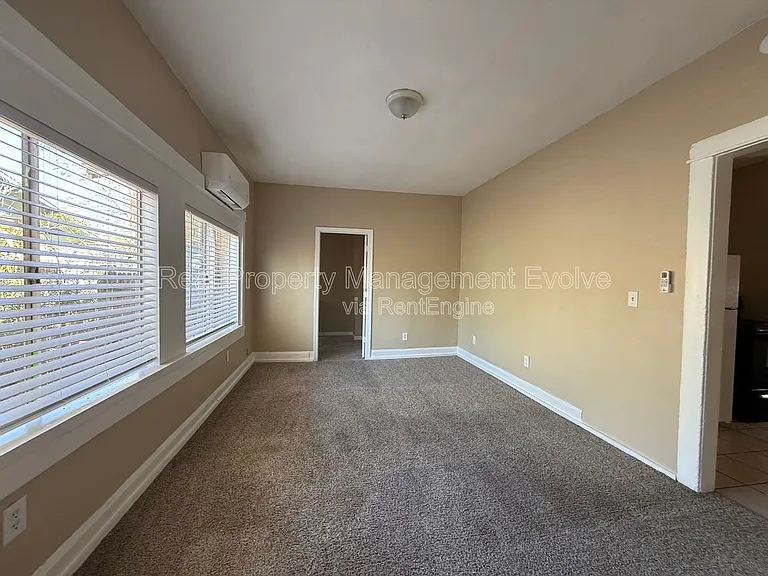 1437 E Polk St #2 — Photo 5