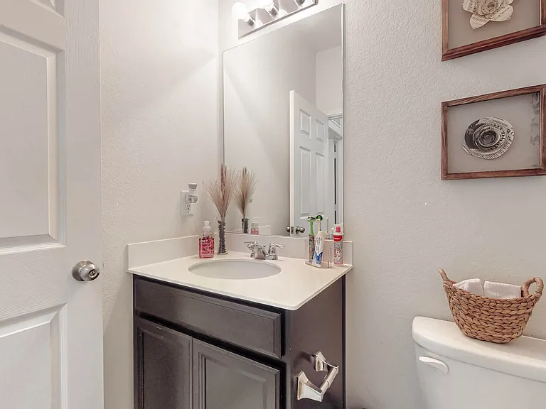 504 Mesa View Trl — Photo 22