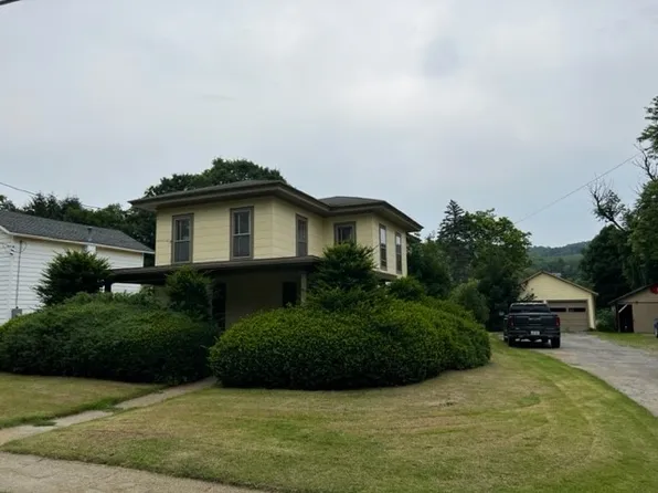 352 E Dyke St, Wellsville, NY 14895