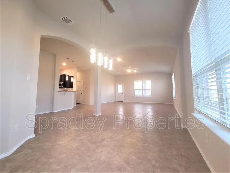 4617 Abergavenny Dr — Photo 5