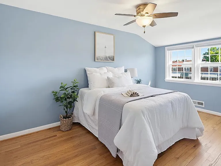 1163 Linden Ave — Photo 5