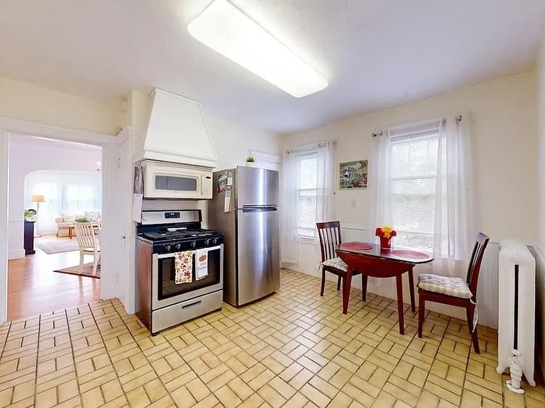 31 Blodgett Ave — Photo 19