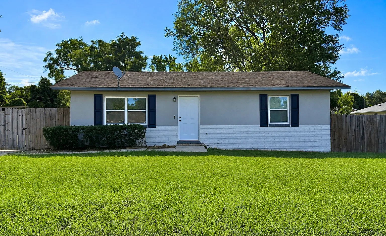 6881 NW 14th Ave — Photo 3
