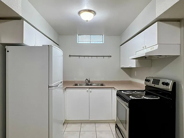 65 Dakin Dr S — Photo 5