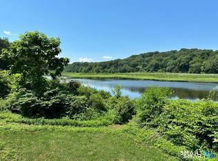 135 Middlesex Avenue, Chester, CT 06412