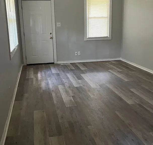 2215 Briarfield Rd — Photo 3