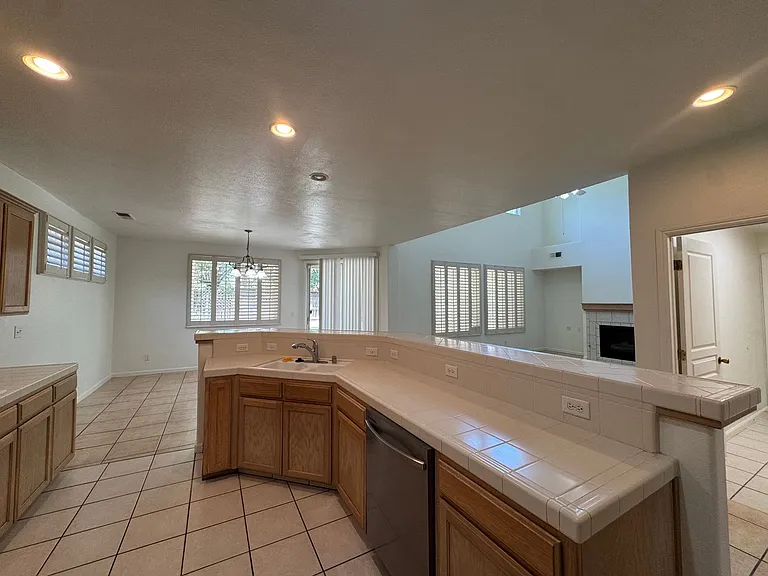 5781 E Kaviland Ave — Photo 10