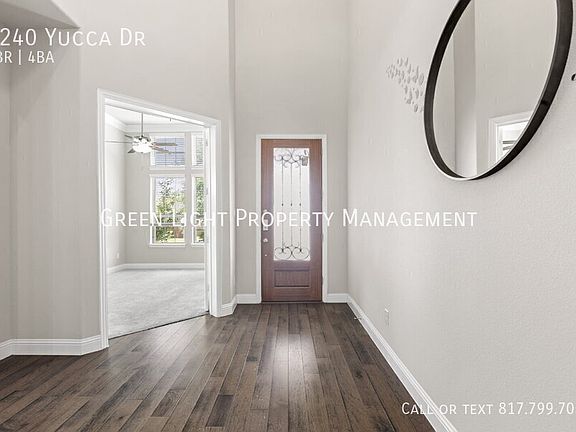 4th image of 4240 Yucca Dr