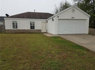 900 E Rachel Ln, Rogers, AR 72758