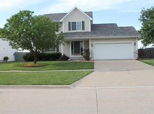 625 SE Redbud Ct, Waukee, IA 50263