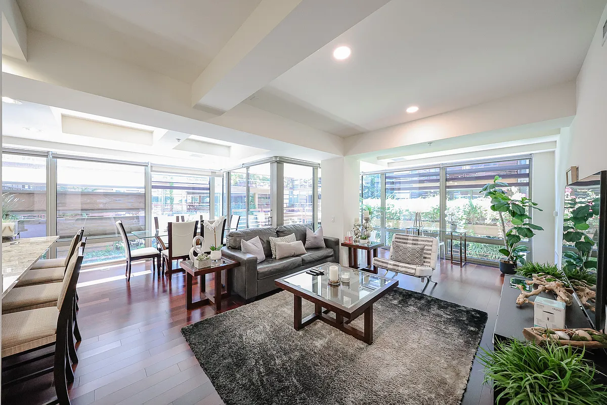 Building Photo - 7121 E Rancho Vista Dr #3001
