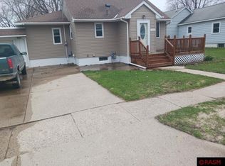 406 10th Ave SE, Waseca, MN 56093