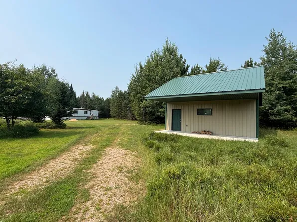 W10701 Sinkey Rd, Amberg, WI 54102