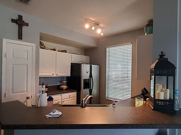 4th image of 13703 N Richmond Park Dr #3303