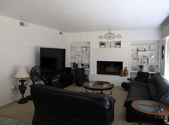4th image of 1205 Ross Ave