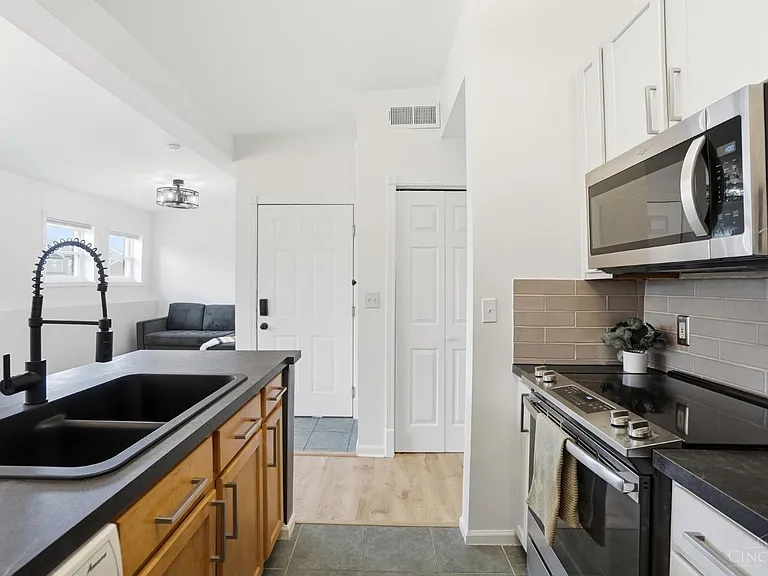 2116 Fulton Ave #18 — Photo 8