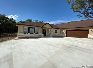 1418 Iron Wood Rd, Fischer, TX 78623