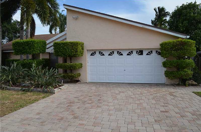 1st image of 8600 NW 47th Ct