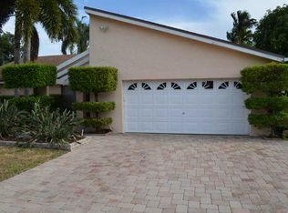 8600 NW 47th Ct, Lauderhill, FL 33351