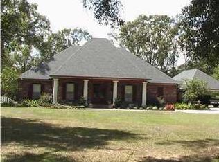 1026 Hebert Ln, Saint Martinville, LA 70582