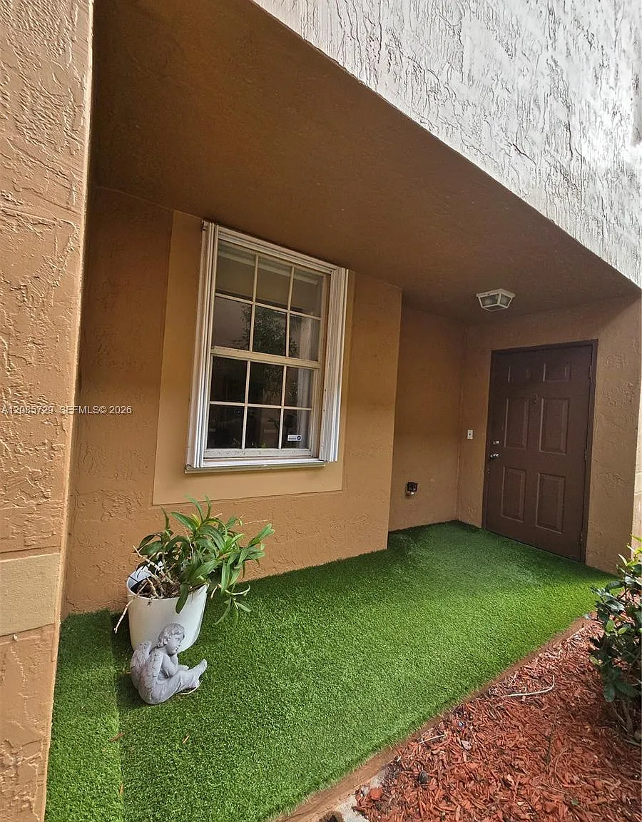 Sectors 3 & 4 Boundary Pl — Photo 4