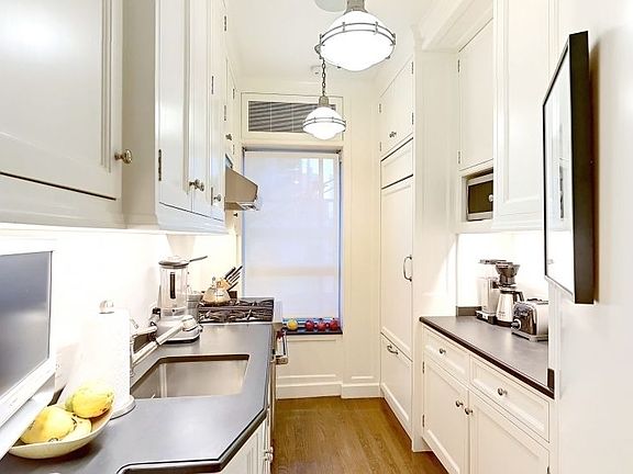 2nd image of 180 W 58th St #12E