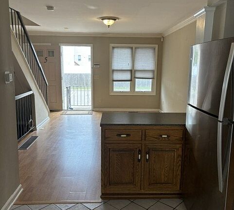 3rd image of 39 Stuart Avenue #5