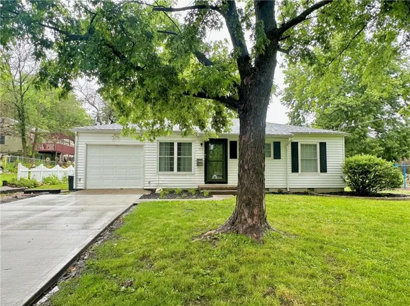 625 W Cooper St, Maryville, MO 64468