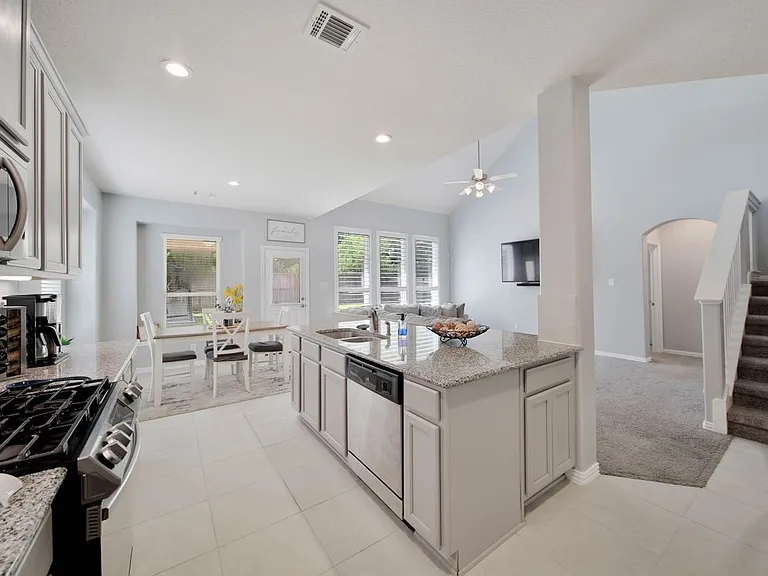 26028 Hasting Ridge Ln — Photo 7