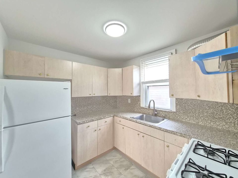 1st image of 443 Home Ave Floor 2
