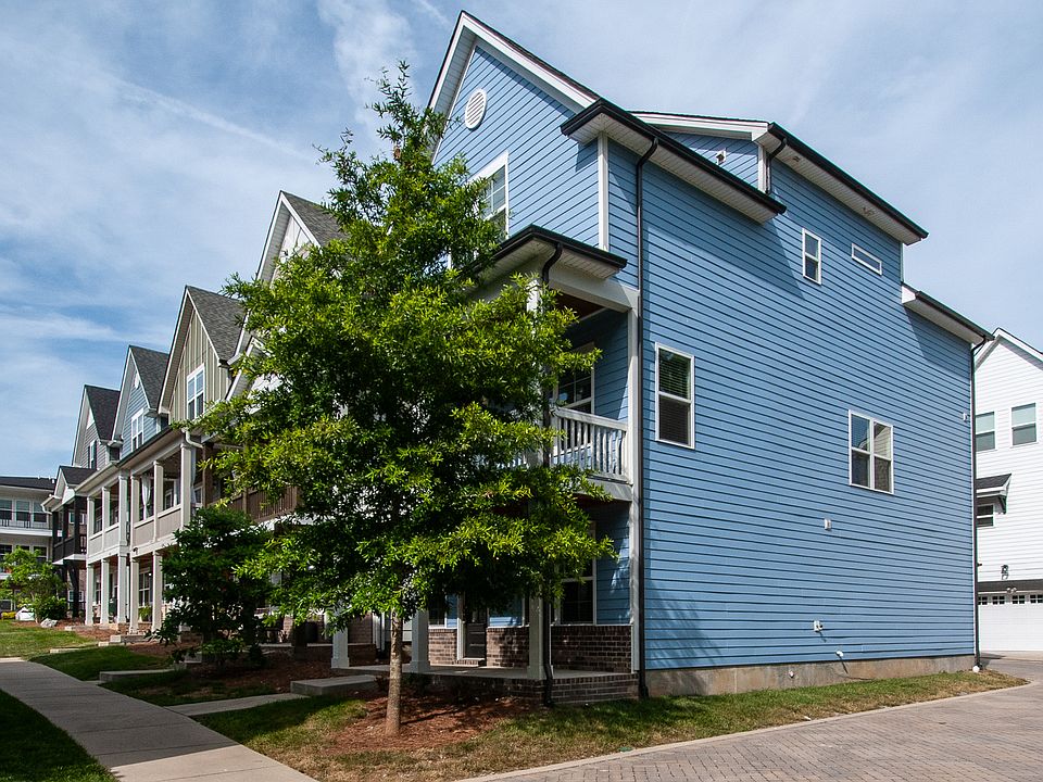 Welcome to 620 Parkvue Place Dr!