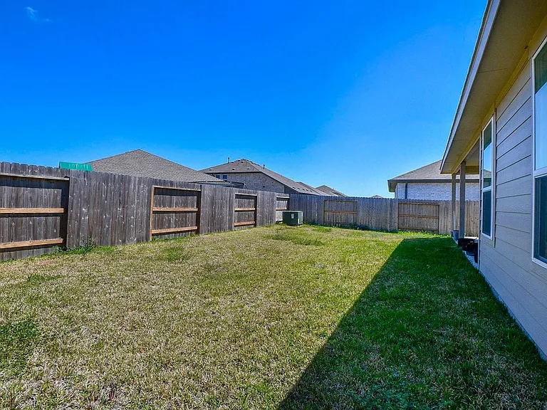 26610 Coast Redwood Dr — Photo 32