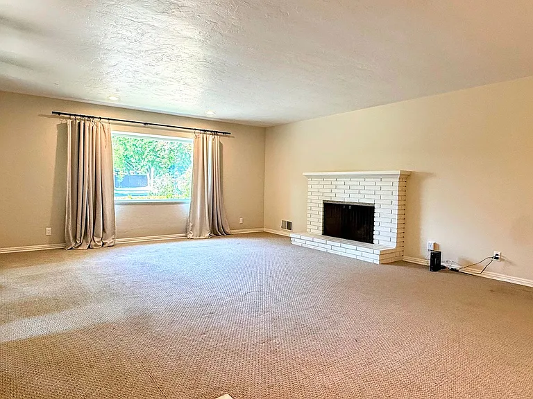 1711 Cabana Dr — Photo 7