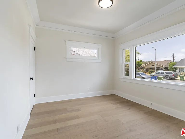 1828 W 41st Pl — Photo 16