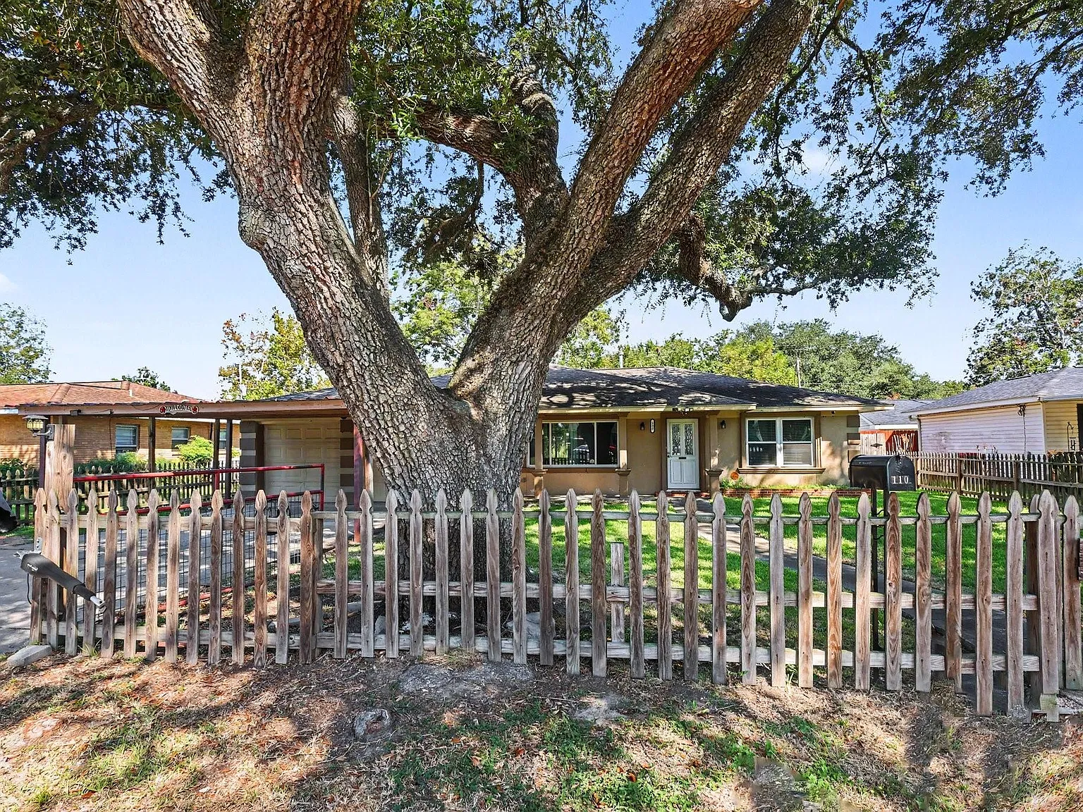 2 bed, 1.0 bath, 1410 sqft, $1,750 — Photo 3