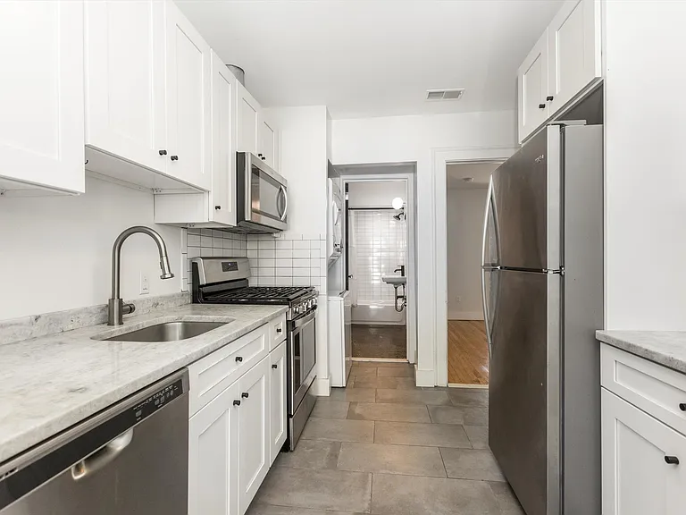 159 Forest St #2 — Photo 5