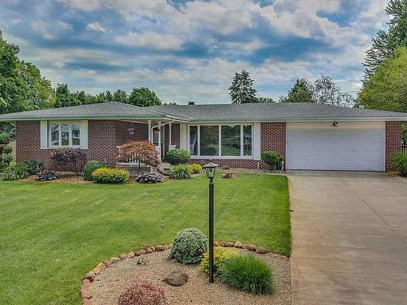 3rd image of 24400 Elmhurst Dr