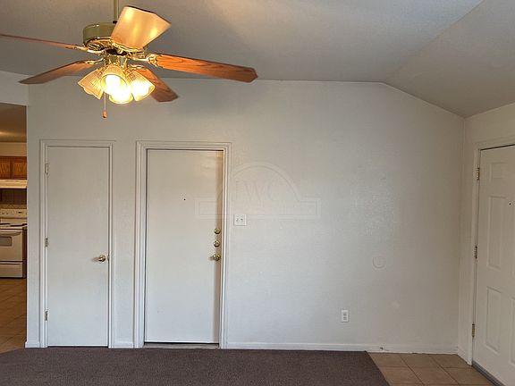 5th image of 304 Primrose Dr Unit A