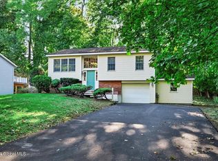 55 Berkshire Dr, East Greenbush, NY 12061