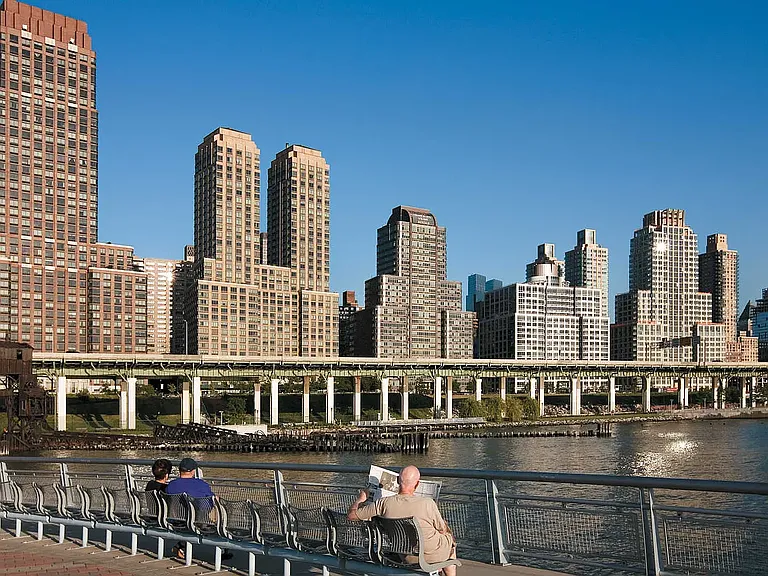 180 Riverside Blvd #10V — Photo 7