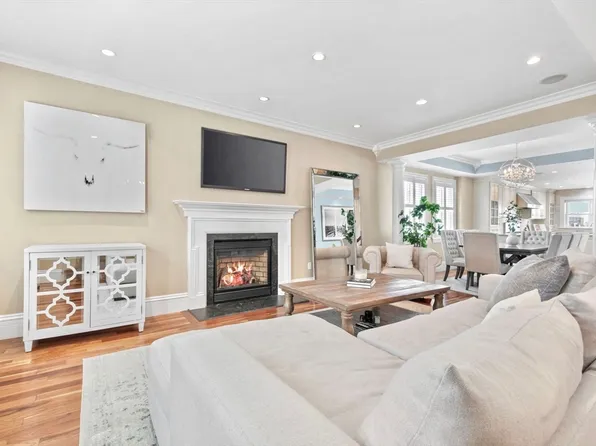6 Mystic Pl, Charlestown, MA 02129