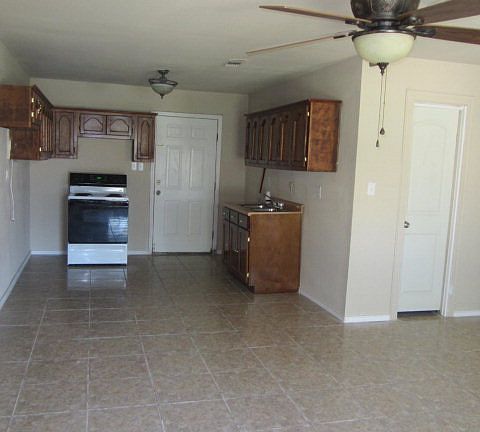 3rd image of 3892 Dalia St