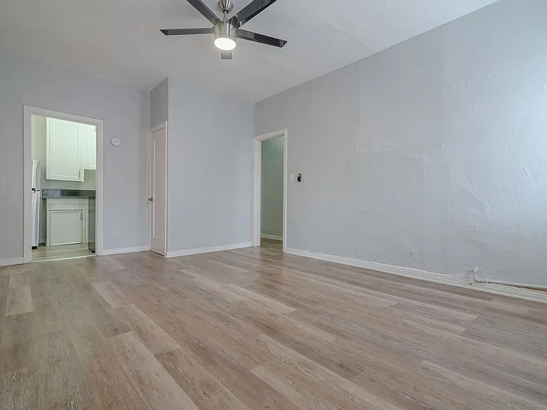 130 N Westmoreland Ave #208 — Photo 6