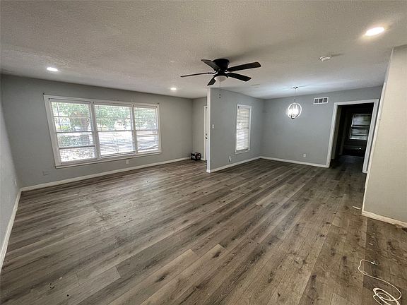 3rd image of 4340 Cummings Dr