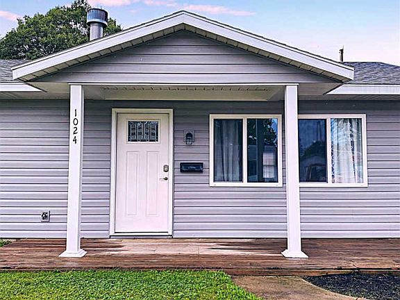 3rd image of 1024 Alder Dr