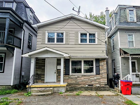 2nd image of 39 Spring St