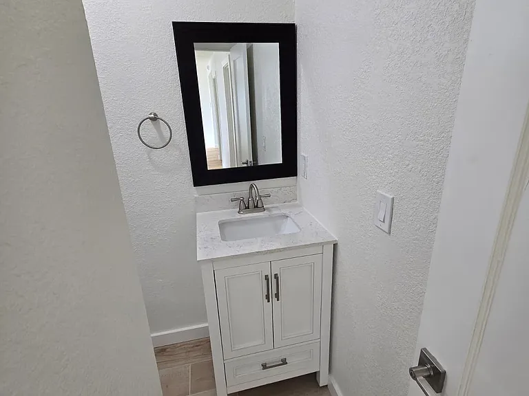 9 Memorial Ave #A — Photo 4
