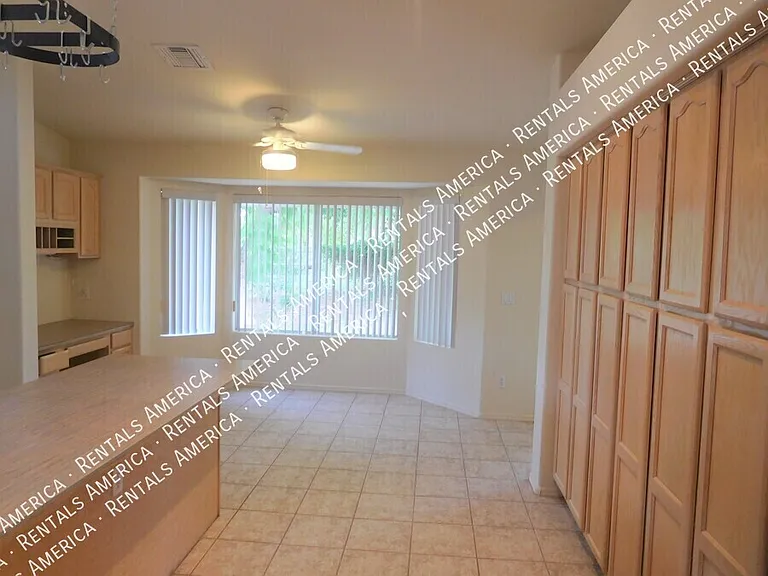 5747 N 105th Ln — Photo 14