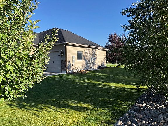 4th image of 1094 Green Willow Dr