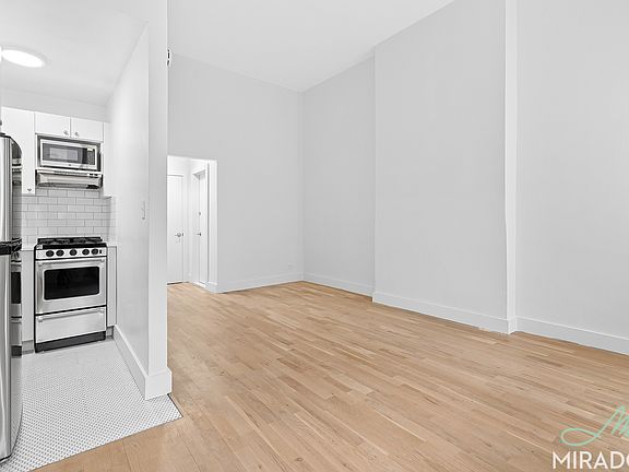 5th image of 39 W 16th St APT 2F